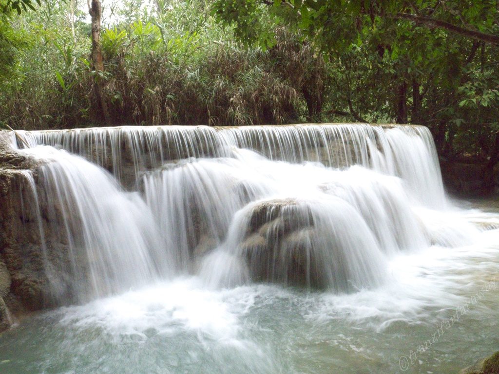  Kuang Si Falls