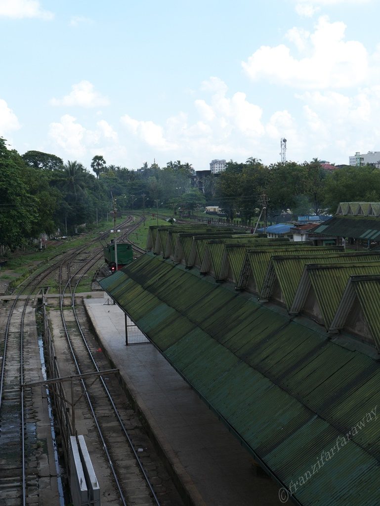 Zugfahrt in Yangon